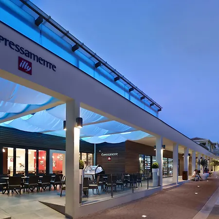 沃迪拉普拉公园广场酒店 度假村 普拉