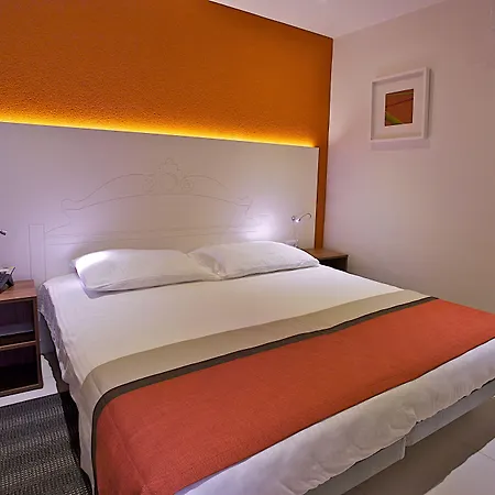 度假村 沃迪拉普拉公园广场酒店 4*