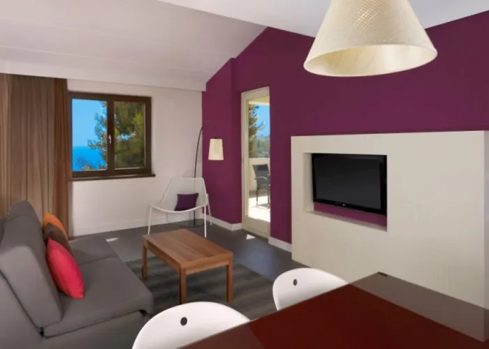 파크 플라자 베루델라 리조트 풀라