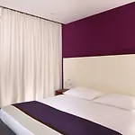 بارك بلازا فيروديلا 4*